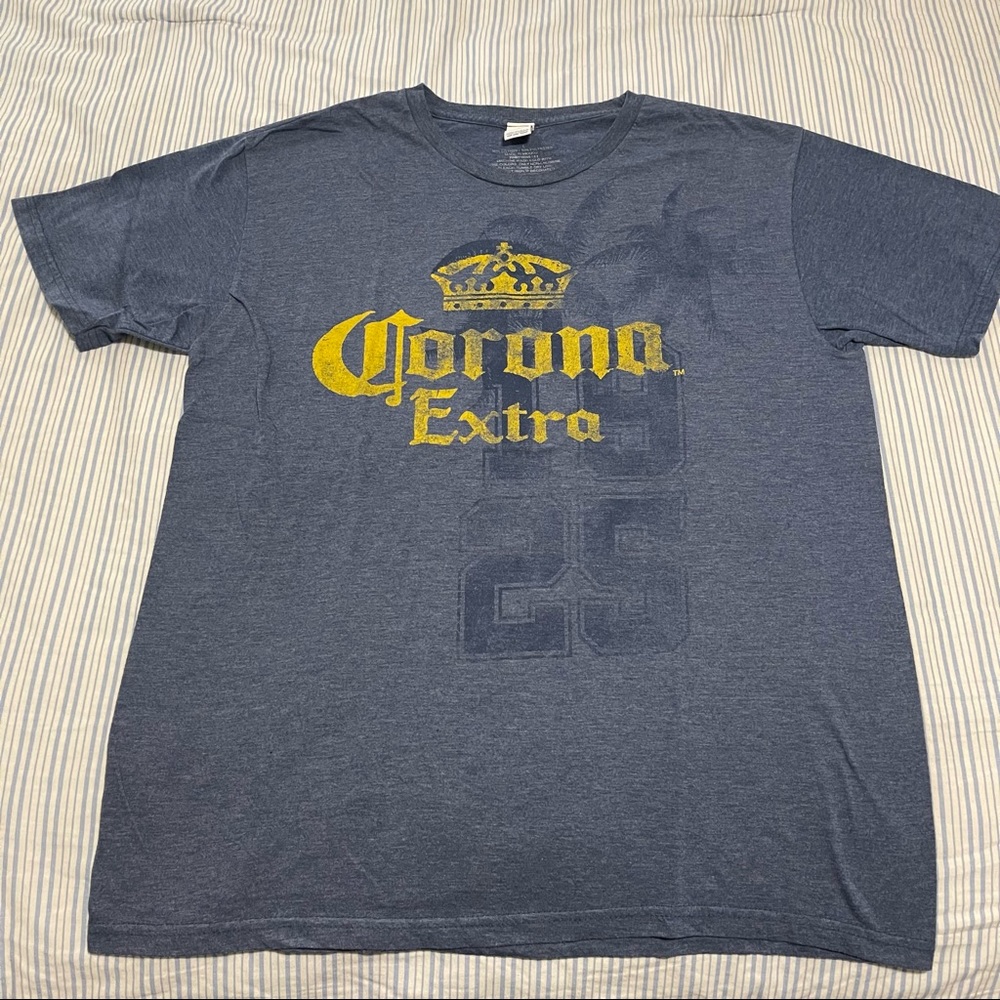 Large Blue Target graphic t-shirt